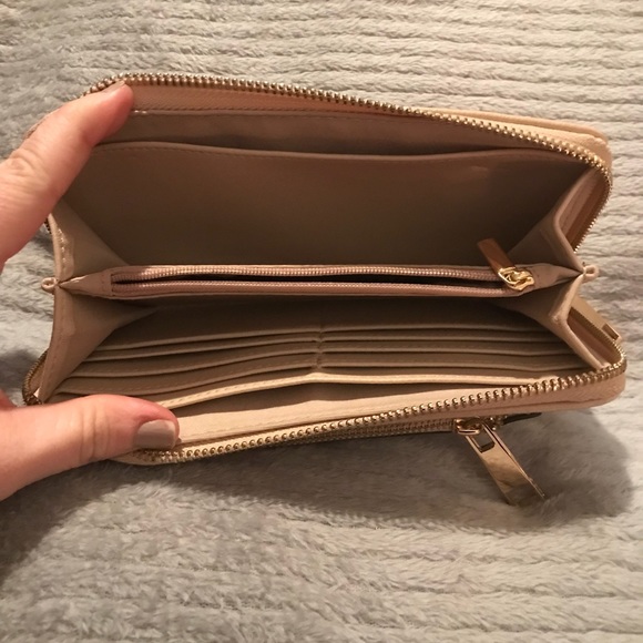 Aldo Wallet - Picture 5 of 5